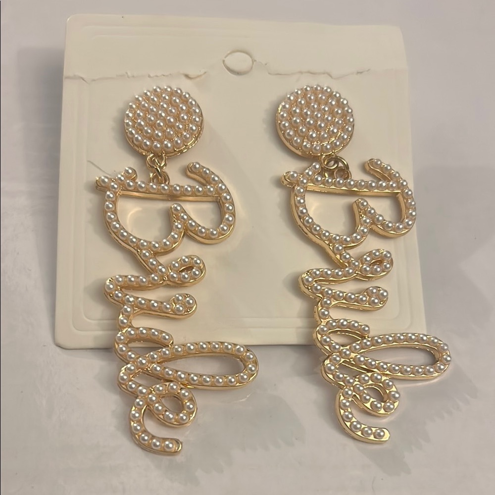 Elegant Gold and Pearl Drop Earrings